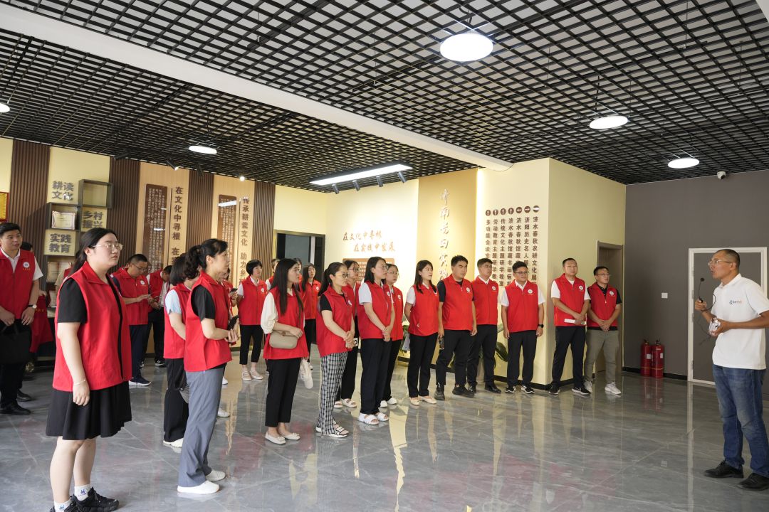 參觀博物館 (2).jpg